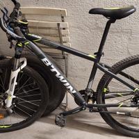 Bicicletta B Twin Rockrider 520