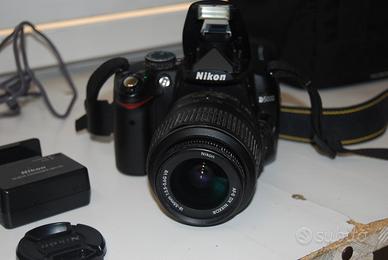 Reflex Nikon D5000 e D60