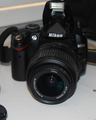 Reflex Nikon D5000 e D60