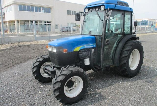 Trattore agricolo New Holland TN75