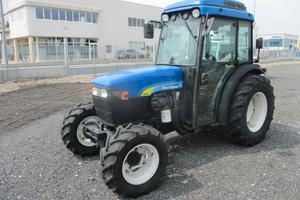 Trattore agricolo New Holland TN75