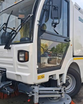 Spazzatrice aspirante Sicas Euroclean Millennium