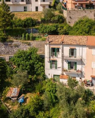 Casa indipendente di 114 m² con più di 5 locali a 