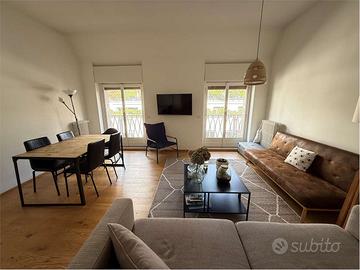 SANT'AMBROGIO/UNIV.CATTOLICA - TRILOCALE ARREDATO