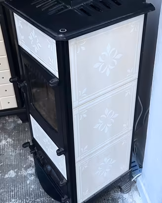 Stufa a legna CASTELMONTE “Futura 03” potenza 8 kW