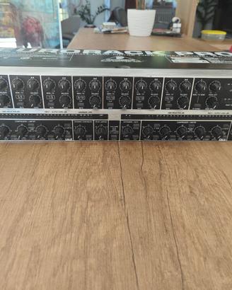 Mixer Beringer 1602 e compressore Beringer MDX1600