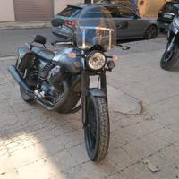 Moto Guzzi V7-2020