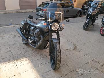 Moto Guzzi V7-2020