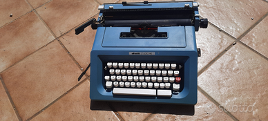 Macchina da scrivere Olivetti
