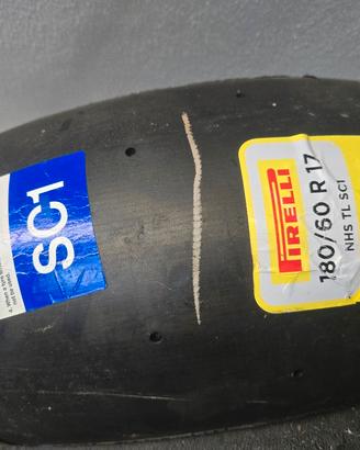 gomma nuova pirelli sc1 180/60 17 e 2 usate