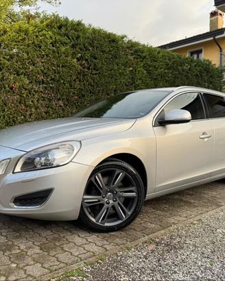 Volvo V60 D5 AWD Geartronic Summum