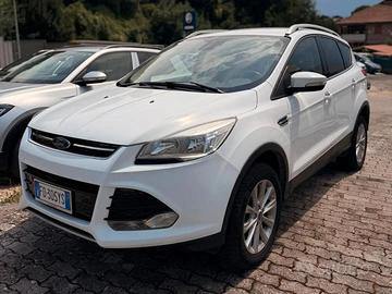 Ford Kuga 2.0 TDCI 150 CV S&S 4WD Powershift Titan