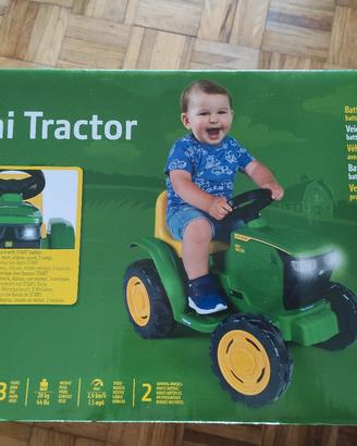 trattore giocattolo elettrico