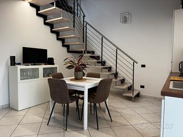 Tavolo moderno allungabile