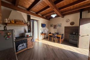 3 LOCALI A DURAZZANO