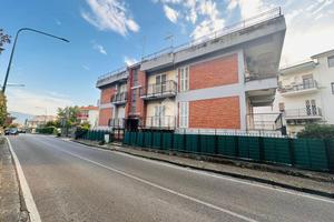3 LOCALI A TORRE DEL GRECO