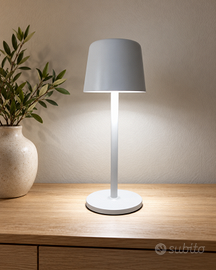 Lampada da tavolo LED ricaricabile USB-C nuova
