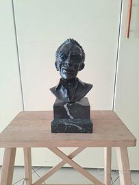 scultura in bronzo 