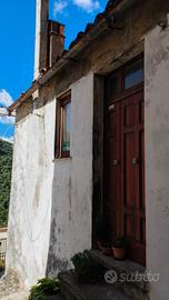 Casetta "da ristrutturare" in pieno centro storico