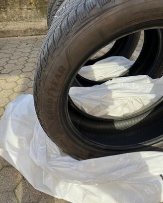 Pneumatici GoodYear 215/50 R18 98V