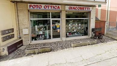 Attività / Licenza di 80 m² con 2 locali a Tresign