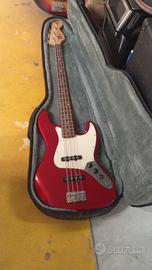 basso Squier Jazz con amplificatore 