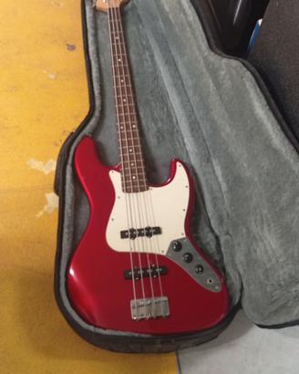 basso Squier Jazz con amplificatore 