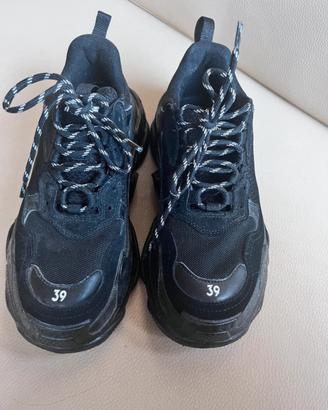 Scarpe non originali