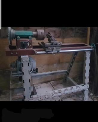 tornio autocostruito, ferro e legno funzionante