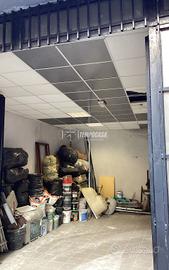 Ampio Magazzino , con ufficio