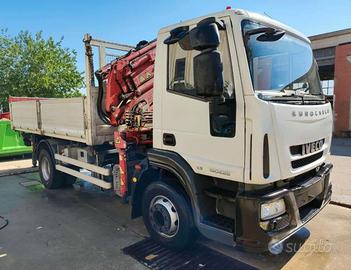 Iveco 160.25 con gru e cassone ribaltabile tre lat