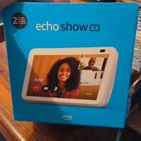 Amazon Echo Show 8 display