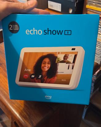 Amazon Echo Show 8 display
