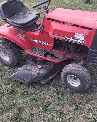 trattorino tagliaerba 