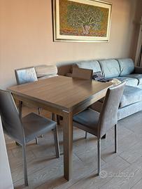 Tavolo allungabile 90-180 cm con 4 sedie