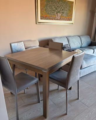 Tavolo allungabile 90-180 cm con 4 sedie