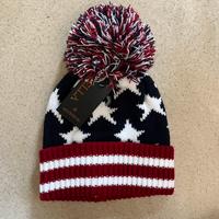 Cappello in lana con pom-pom