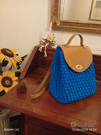 zaino da donna realizzato a mano a uncinetto 