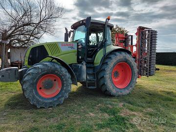 CLAAS AXION 840
