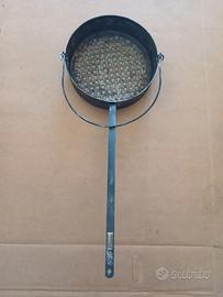 Padella per castagne