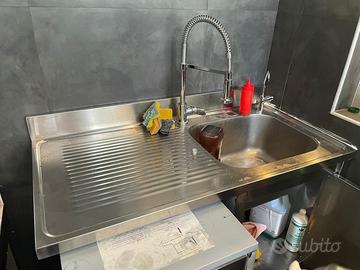 Lavello con gocciolatoio