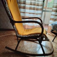 Sedia a dondolo in vimini