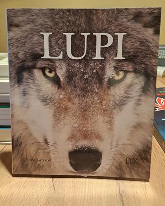Libro illustrato sui lupi