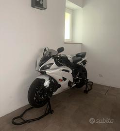 Yamaha R6