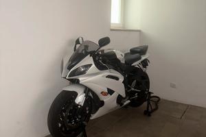 Yamaha R6