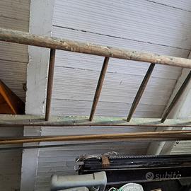 Antica scala a pioli