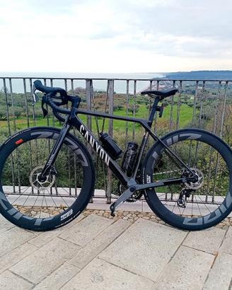 bicicletta da corsa CANYON Ultimate SLX 8 ACS 2025
