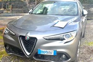 Autovettura Stelvio 2.2 Q4