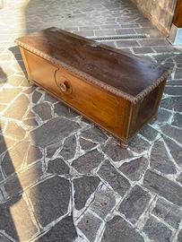 Cassapanca in legno