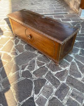 Cassapanca in legno